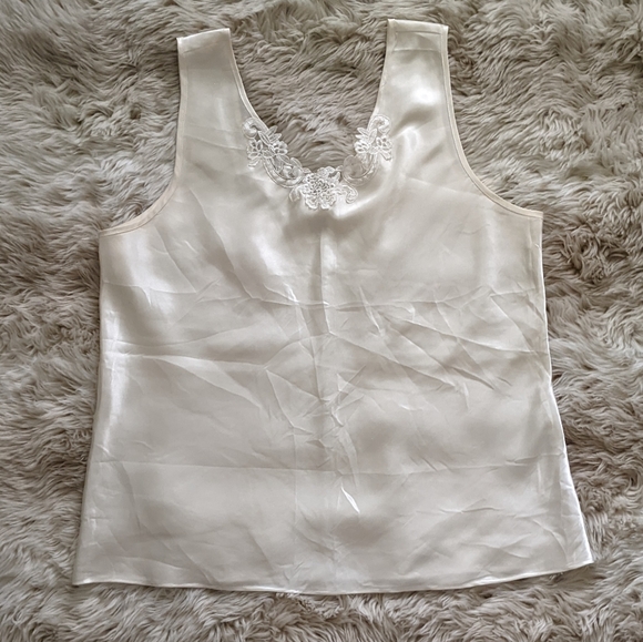 Vintage cream tank top - Picture 3 of 12